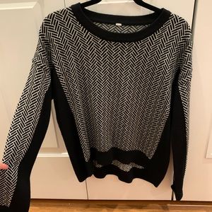 Lululemon Sweater, size 4